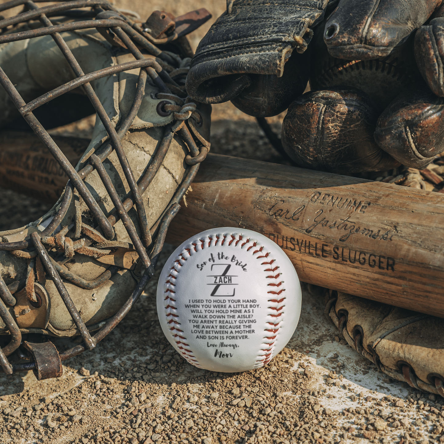 Custom_HGF225BB_Robin_82926_Red_Baseball_V_Lifestyle_Mockup.png_16055505